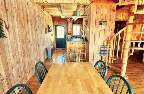 Six Mile Cabina | Lake Keowee! Cozy 2-bedroom cabin in peaceful Six Mile with Pool and Dock Access