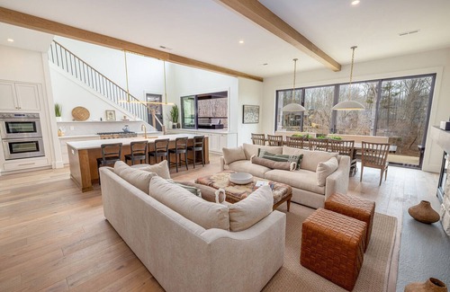Six Mile Casa | Lake Keowee House - A Luxury Lakeside Retreat