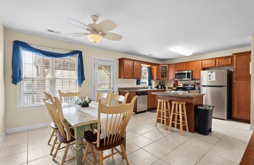 Boiling Spring Lakes Casa | Lake Keziah House-Lake View, Spacious, & Private!
