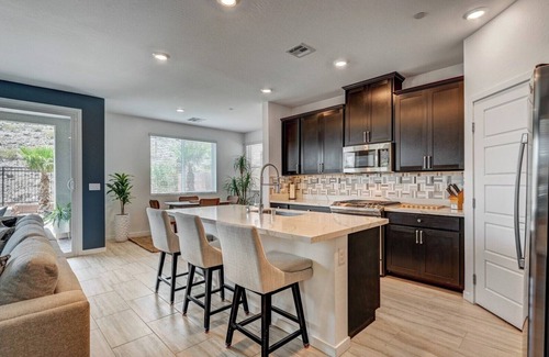 Lake Las Vegas Casa | Lake Las Vegas - 3bd + 3bath + Loft, Private Jacuzzi, Views and CLUB ACCESS!