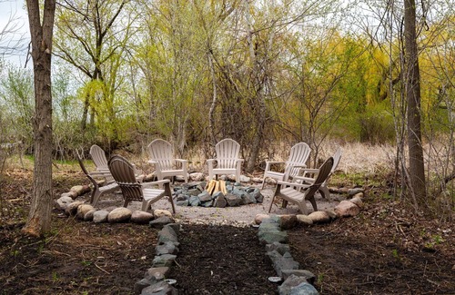 Forest Lake Casa | Lake life near the cities! Kayak, swim, fish, relax.