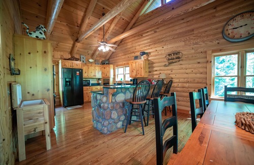 Townville Casa | Lake Living at its finest!