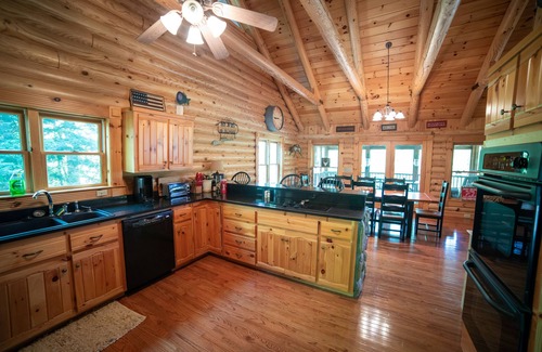 Townville Casa | Lake Living at its finest!