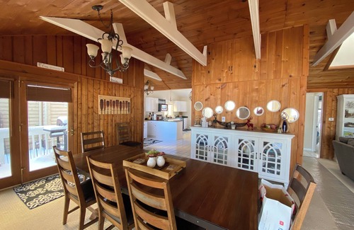 Wonder Lake Casa | Lake living does NOT get any better than this!