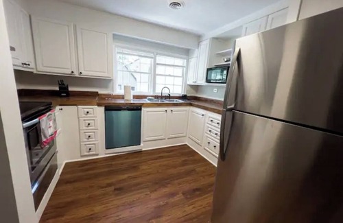Scottsboro Cabina | Lake Lodge - 2 bed / 2 bath Cabin