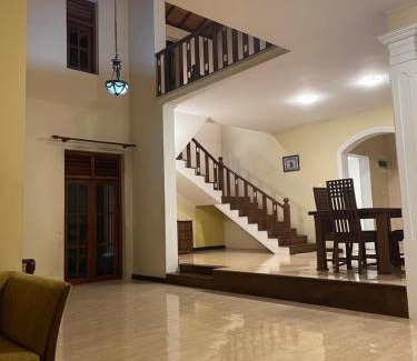 Battaramulla Villa | Lake Lodge 4 bed rooms spacious house with 3 Bath