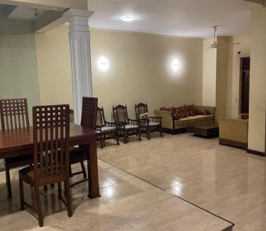 Battaramulla Villa | Lake Lodge 4 bed rooms spacious house with 3 Bath
