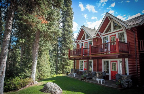 Lake Louise Cabina | Lake Louise Cozy Cabin | Fireplace & Balcony