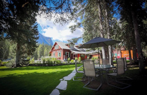 Lake Louise Cabina | Lake Louise Cozy Cabin | Fireplace & Balcony