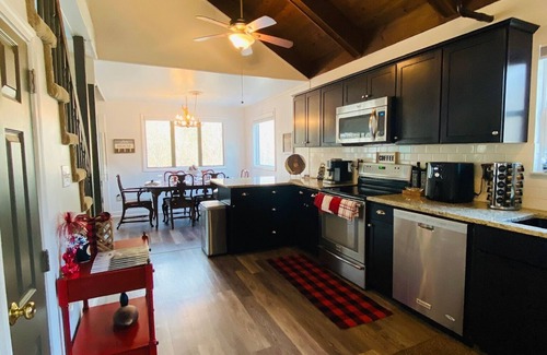 Lake Lure Casa | Lake Lure Retreats- Buffalo Creek Retreat, hot tub & views~Rumbling Bald Resort