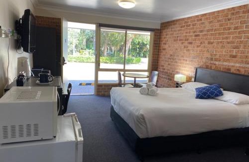 Marks Point Hotel | Lake Macquarie Motor Inn