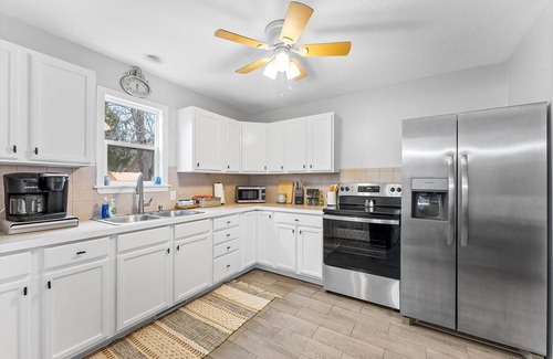 Craig Beach Casa | Lake Milton Haven: 3BR, Modern, Near Lake & Winery
