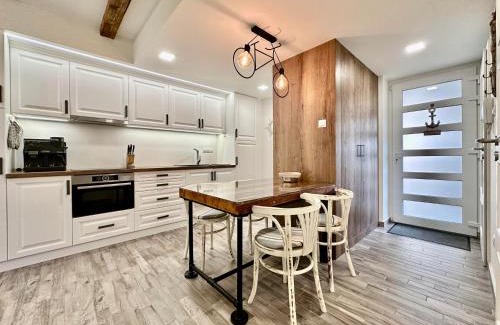 Balatonszemes Apartamento | LAKE MOMENTS - Ruby Garden Apartment