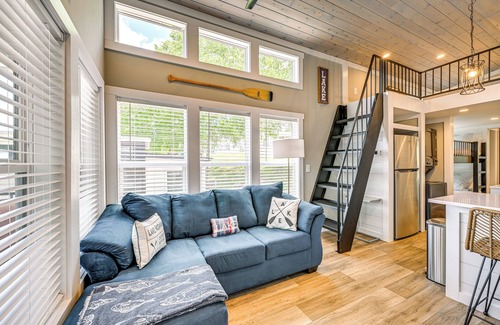 Sherrills Ford Cabina | Lake Norman Cabin w/ Pool Access & Deck