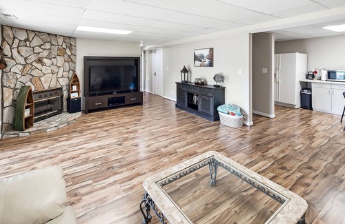 Denver Casa | Lake Norman house in quiet neighborhood