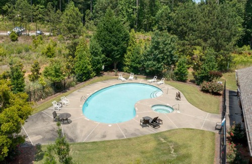 Lake Oconee Casa | Lake Oconee Abode with Patio, Grill and Fire Pit Table