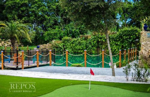 Ludlam Casa | Lake Of Dreams Miami House