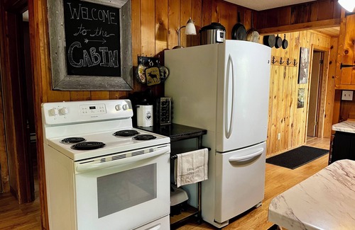 Warroad Casa | Lake of the Woods Cabin & Shed with Marina Slip and Golf Cart