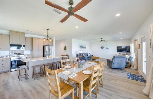 Berryville Casa | Lake Palestine Vacation Rental - Steps to Water!