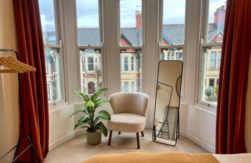 Roath Apartamento | Lake Park House - Stylish Apartment with Parking