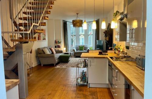 Roath Apartamento | Lake Park House - Stylish Apartment with Parking
