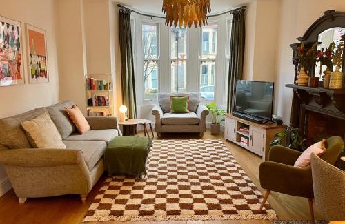 Roath Apartamento | Lake Park House - Stylish Apartment with Parking