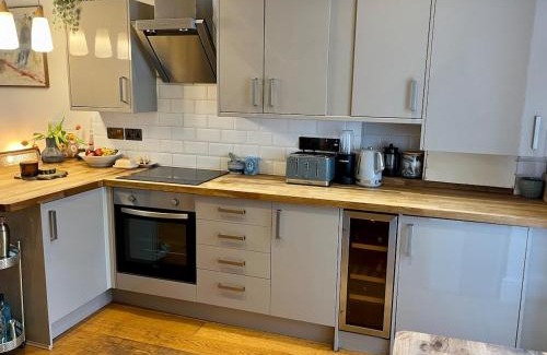 Roath Apartamento | Lake Park House - Stylish Apartment with Parking