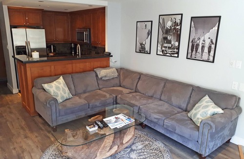 Whistler Creekside Condominio | Ski In, Ski Out, 80 pasos de la elevación