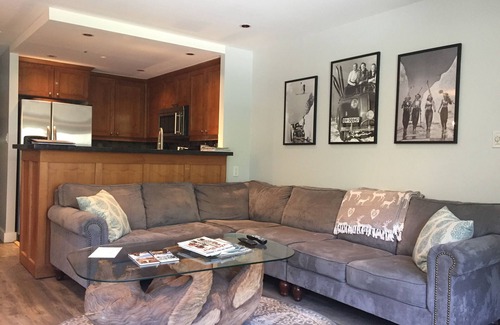 Whistler Creekside Condominio | Ski In, Ski Out, 80 pasos de la elevación