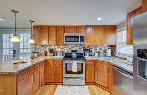 Thornhurst Casa | Lake & Pool Access, Awesome Firepit, Outdoor Dining, Rare 4BR