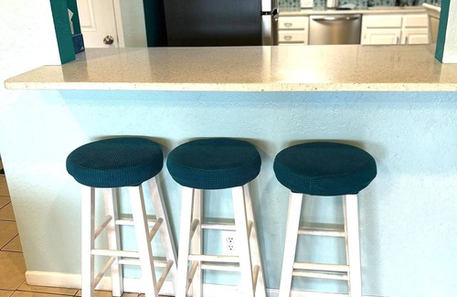Osage Beach Condominio | Lake + Pool Views 2BR Cozy Getaway in Osage Beach Steps to Fun & Sun & Sand