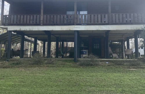 Bentley Cabina | Lake retreat