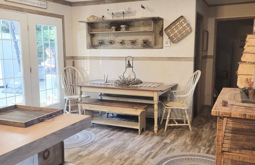 Union Hall Casa | Lake retreat with beautiful views!