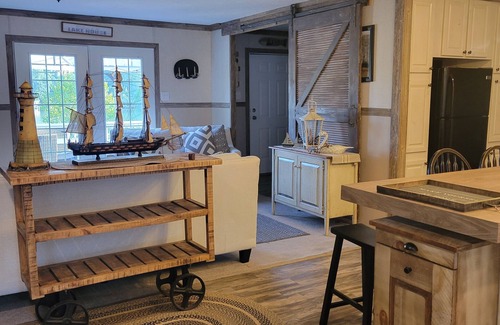 Union Hall Casa | Lake retreat with beautiful views!