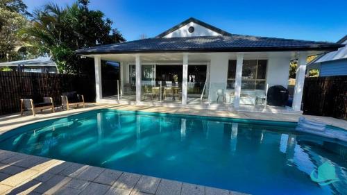 Nords Wharf Casa | Lake Sabai - Waterfront and private pool