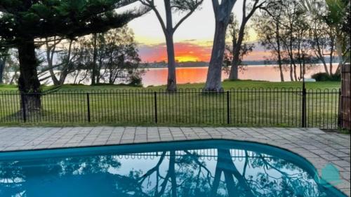 Nords Wharf Casa | Lake Sabai - Waterfront and private pool