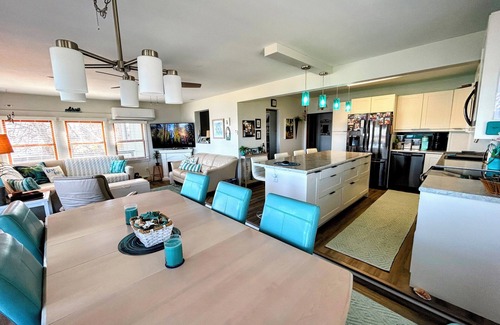 McLean County Cabina | Lake Sakakawea Lakefront ; Luxury Spacious 4-Bedroom Cabin