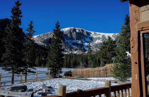 Saint Mary's Cabina | Lake side Cabin with Hot tub and views of St. Mary’s Glacier