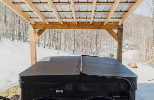 Chertsey Chalet De Esquí | Lake, Spa and Pool table | Le Gaïa