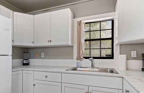 Leander Cabina | Lake Travis 2BR #8 : Free waterpark+walk to lake