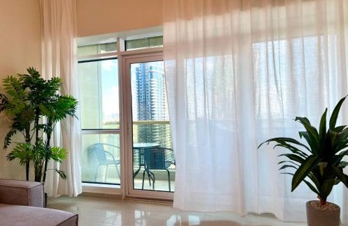 Jumeirah Lake Towers Apartamento | Lake View 1BR Apt Balcony & Near DMCC Metro