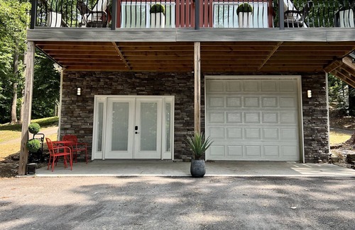 Jacksboro Casa | Lake View A-Frame House located at Norris Lake, TN