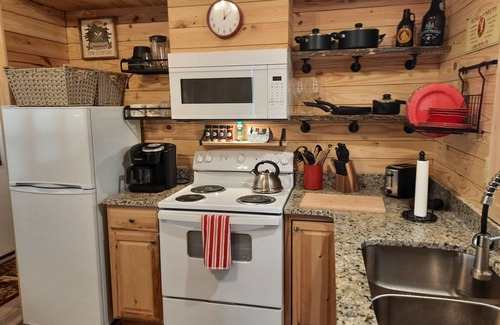White County Cabina | Lake View Adventure Cabin at Bear Bluff Retreat