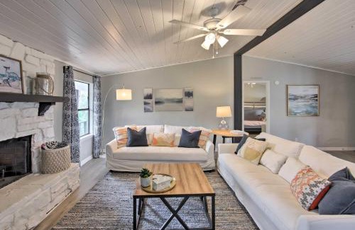 Enchanted Oaks Casa | Lake View and Decks Pet-Friendly Mabank Home
