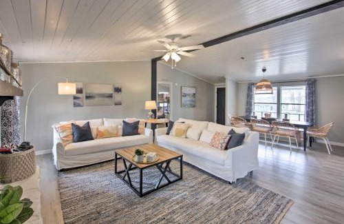 Enchanted Oaks Casa | Lake View and Decks Pet-Friendly Mabank Home