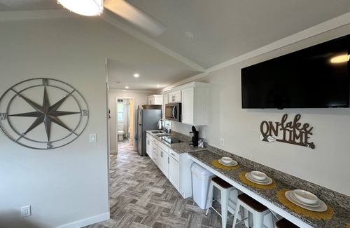 Westgate Cabina | Lake View Cabin, 20 Miles from Emerald Isle! 2 bedroom!