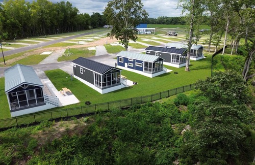 Westgate Cabina | Lake View Cabin, 20 Miles from Emerald Isle! 2 bedroom!