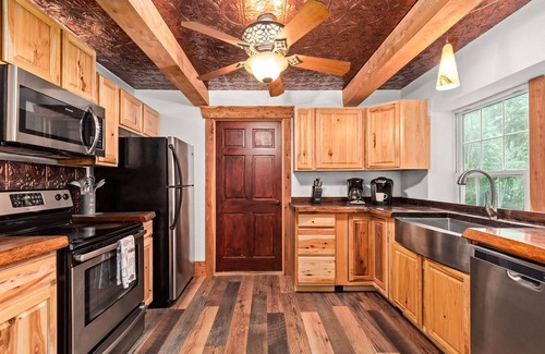 Silver Point Chalet De Esquí | Lake View Chalet | Game Room | Hot Tub!