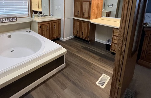 Canyon Lake Casa | Lake view family friendly home minutes from Canyon Lake boat ramp