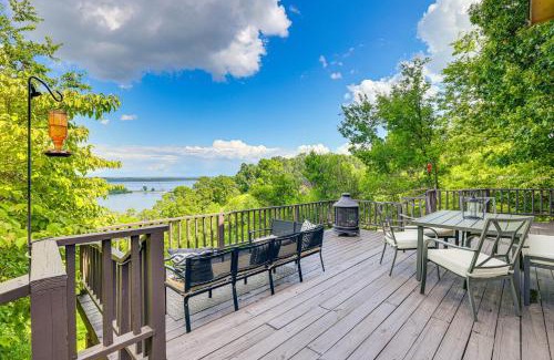 Bernice Casa | Lake-View Home with Deck and Gas Grill in Bernice!
